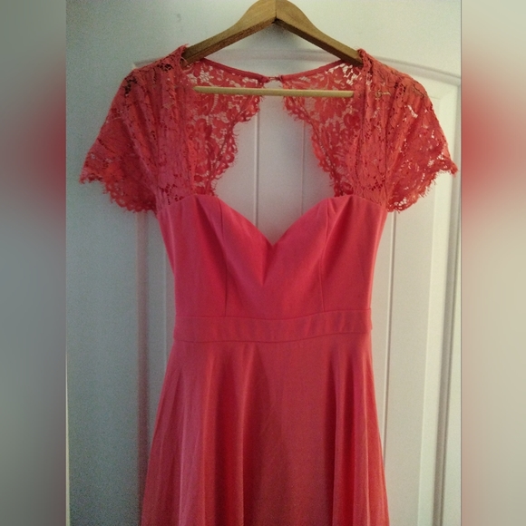 Coral maxi dress with open back and lace detail - Picture 11 of 14